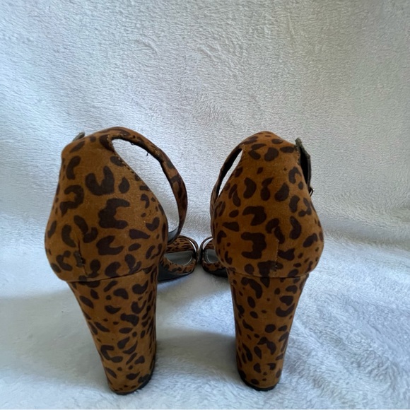 Worthington Women’s Sandal 6.5 Heels Animal Print NWOT Ankle Strap W Buckle - Picture 3 of 8